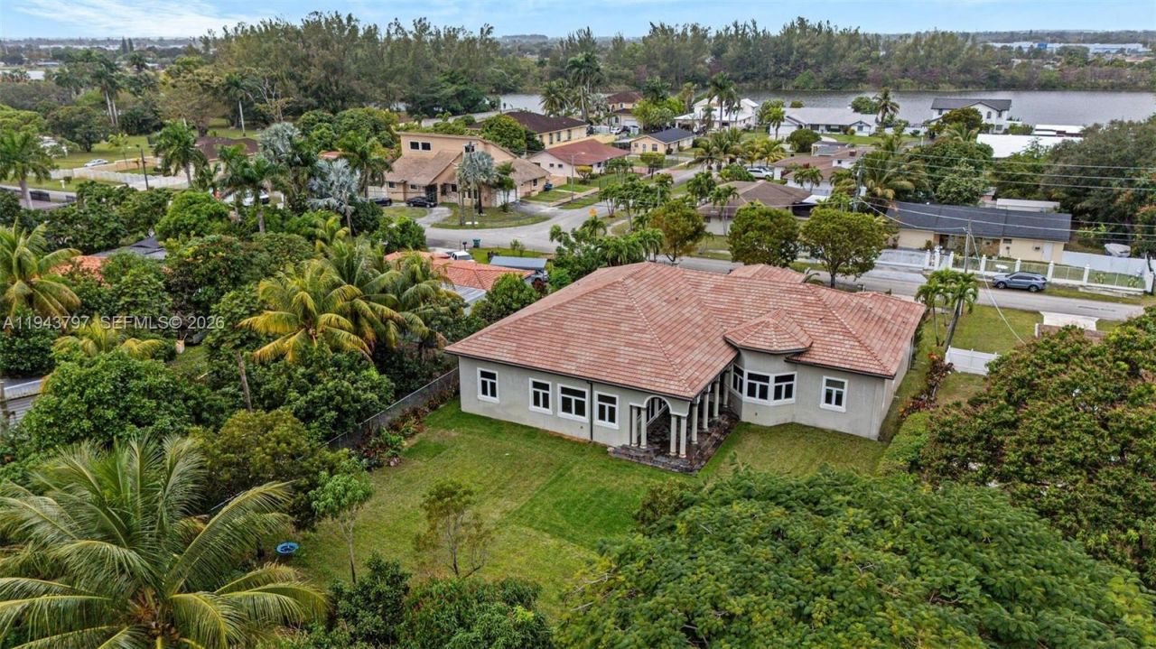 14781 S River Dr, Miami, FL 33167 Photo