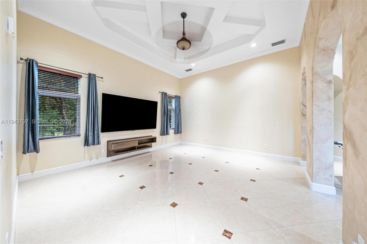 14781 S River Dr, Miami, FL 33167 Photo