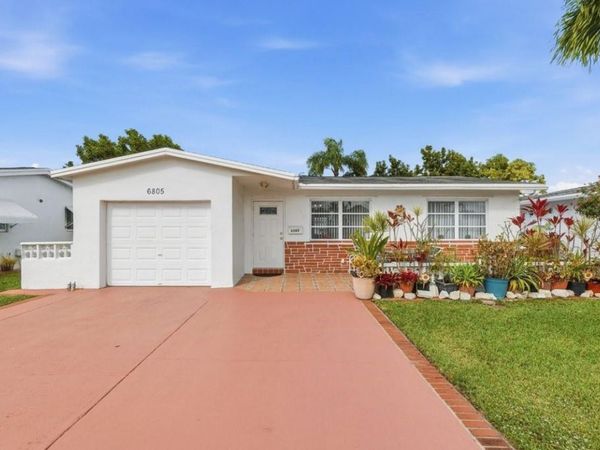 6805 Margate Blvd, Margate, FL 33063