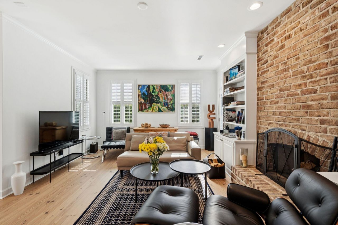 15 Elizabeth Street Photo 14