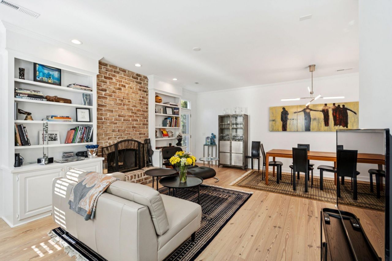 15 Elizabeth Street Photo 15