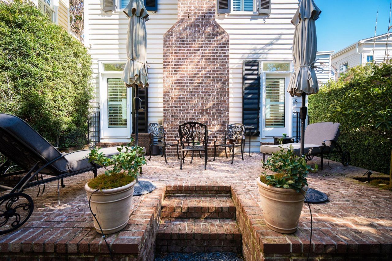 15 Elizabeth Street Photo 18