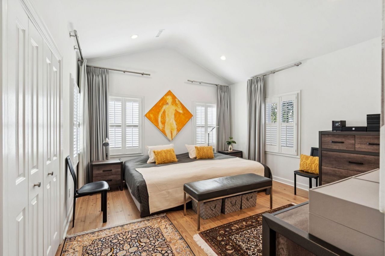 15 Elizabeth Street Photo 20