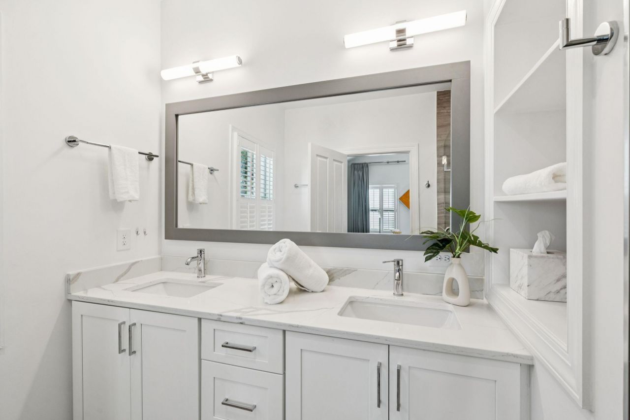 15 Elizabeth Street Photo 23