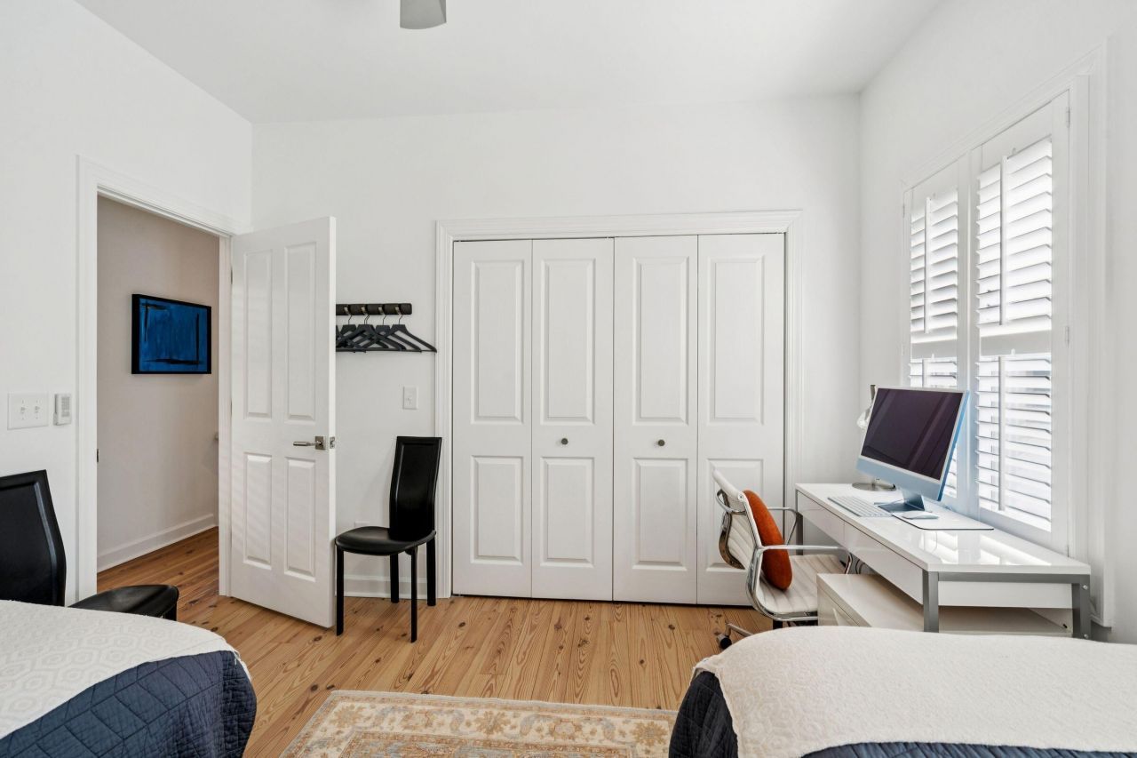 15 Elizabeth Street Photo 27