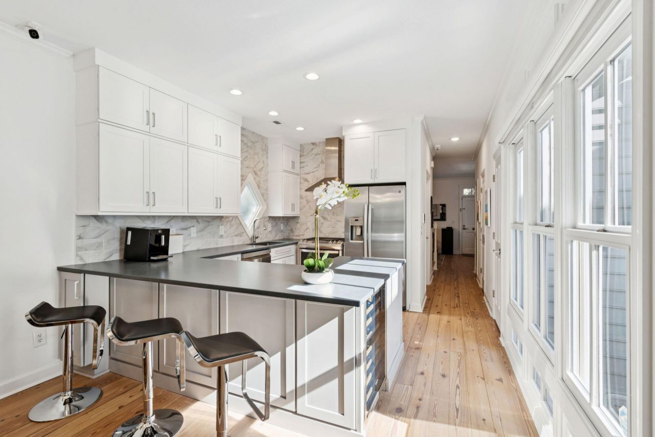 15 Elizabeth Street Photo 6