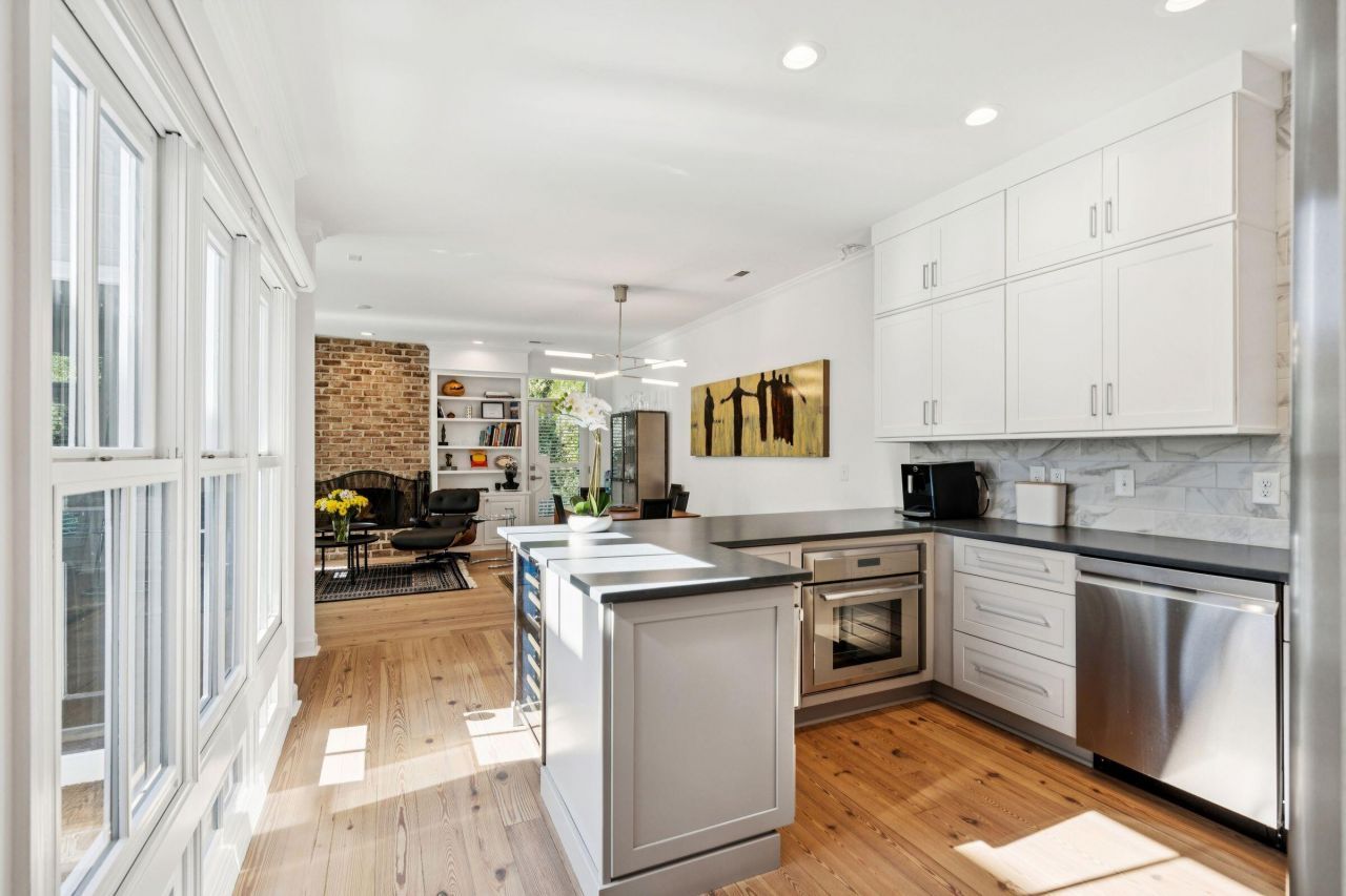 15 Elizabeth Street Photo 7