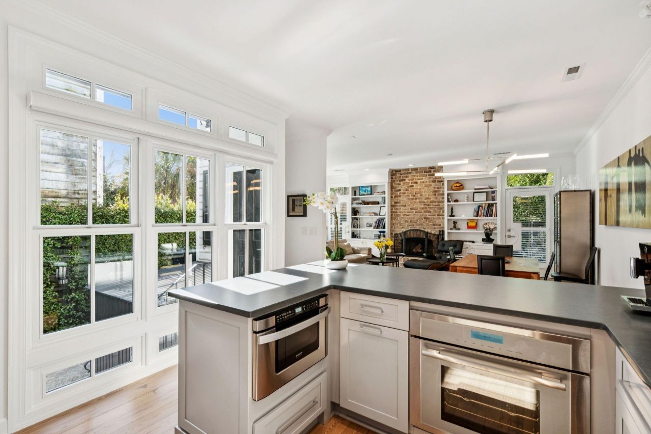 15 Elizabeth Street Photo 8