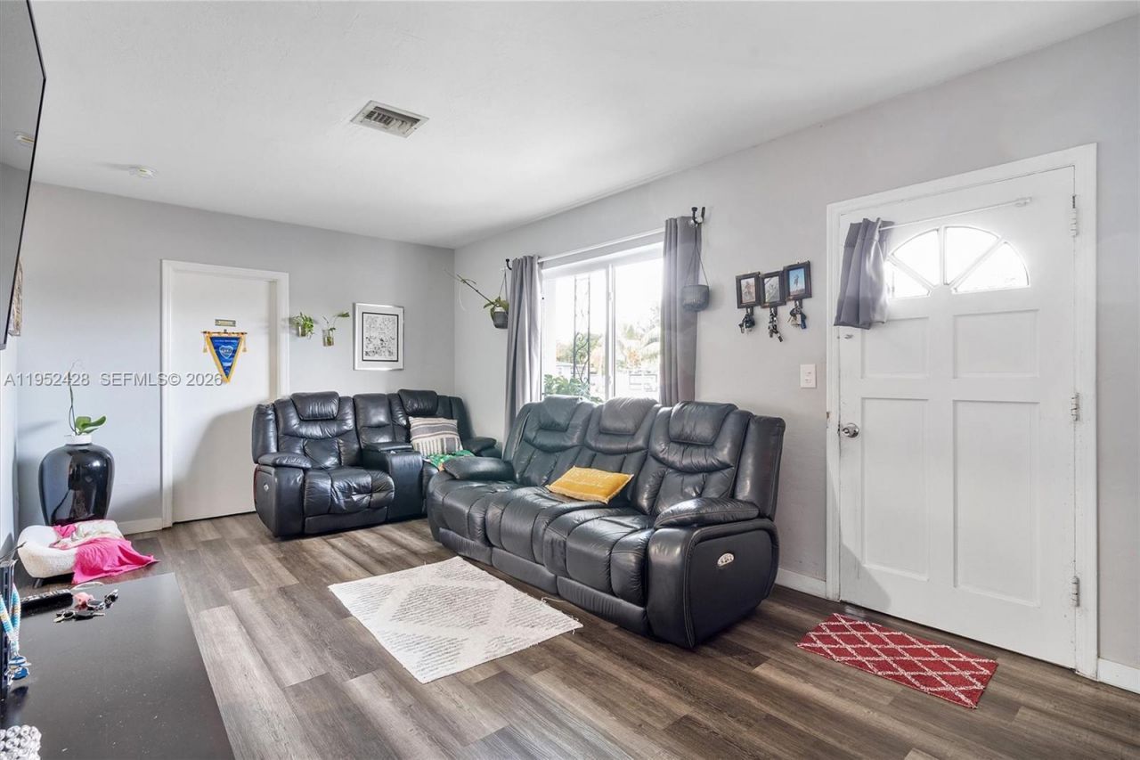 440 NW 119th, Miami, FL 33168 Photo