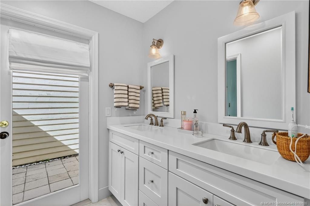 5253 SE Club Way, Stuart, FL 34997 Photo