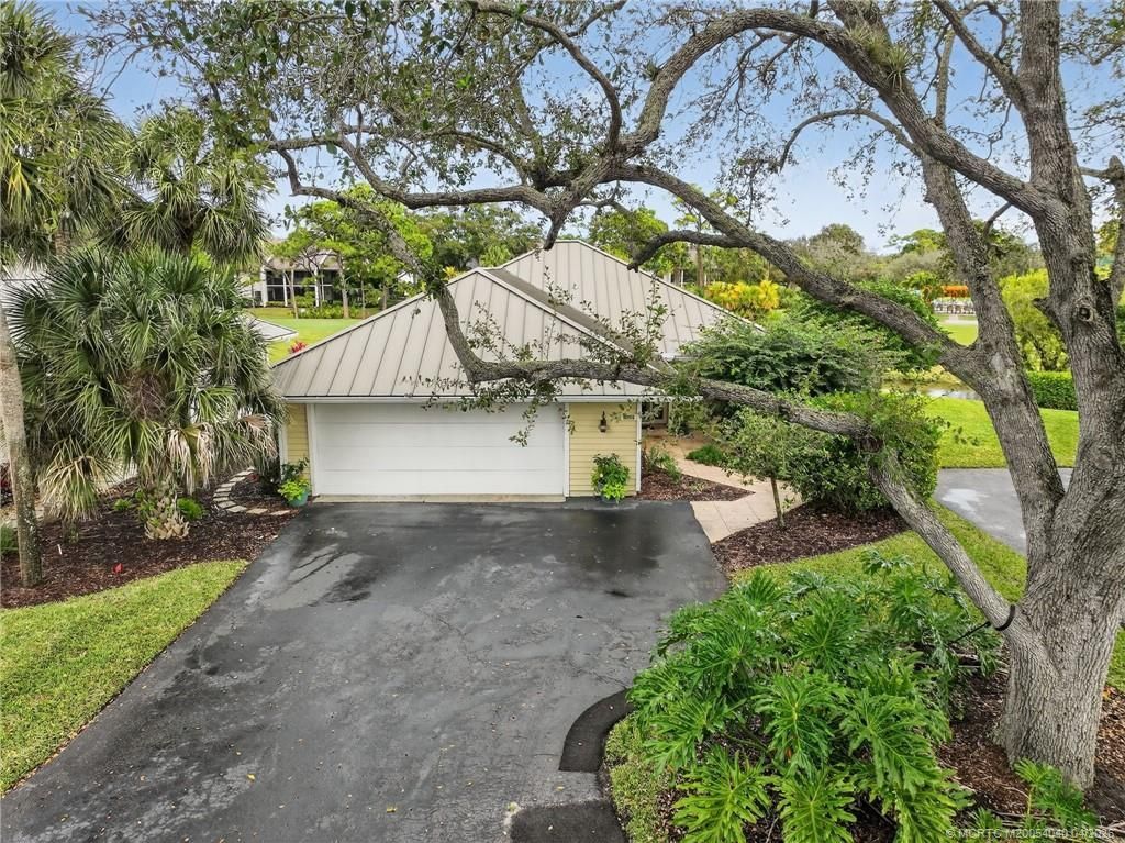 5253 SE Club Way, Stuart, FL 34997 Photo
