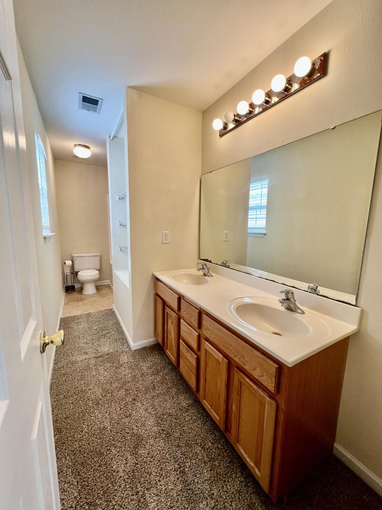 1102 Margle Way Photo 16