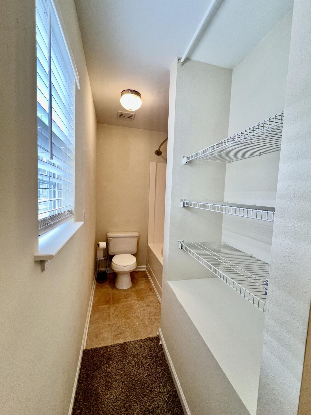 1102 Margle Way Photo 17