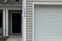 1102 Margle Way photo 4