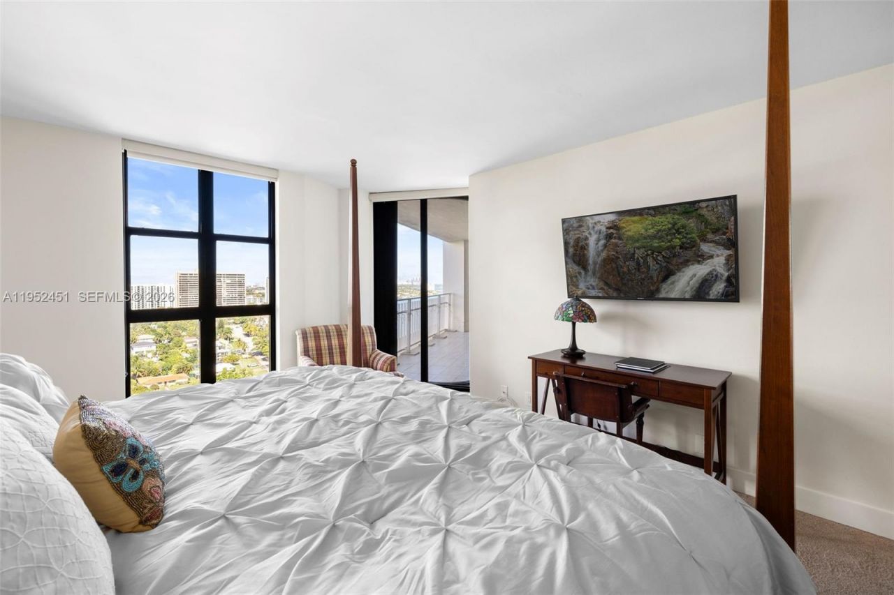 4000 Towerside Ter, Unit 2005, Miami, FL 33138 Photo