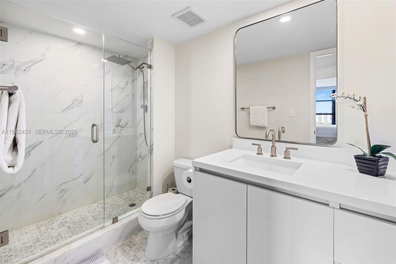 4000 Towerside Ter, Unit 2005, Miami, FL 33138 Photo