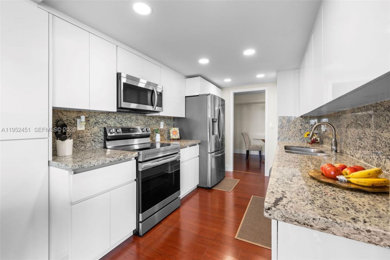 4000 Towerside Ter, Unit 2005, Miami, FL 33138 Photo