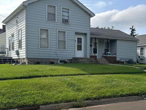 726 S Jefferson Street, Woodstock, IL 60098