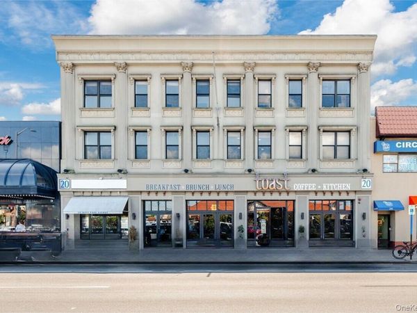 20 W Park Ave , Long Beach, NY 11561