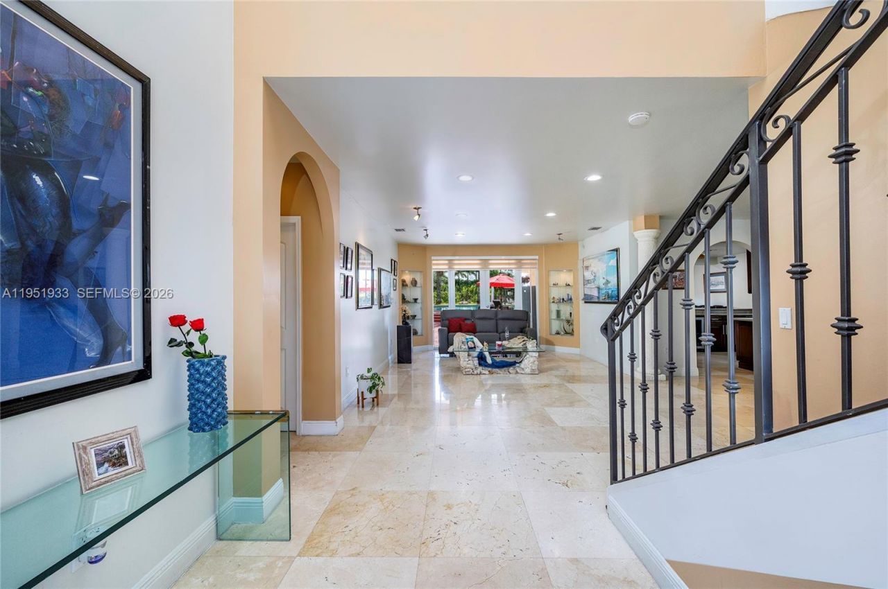 19520 SW 206th St, Miami, FL 33187 Photo