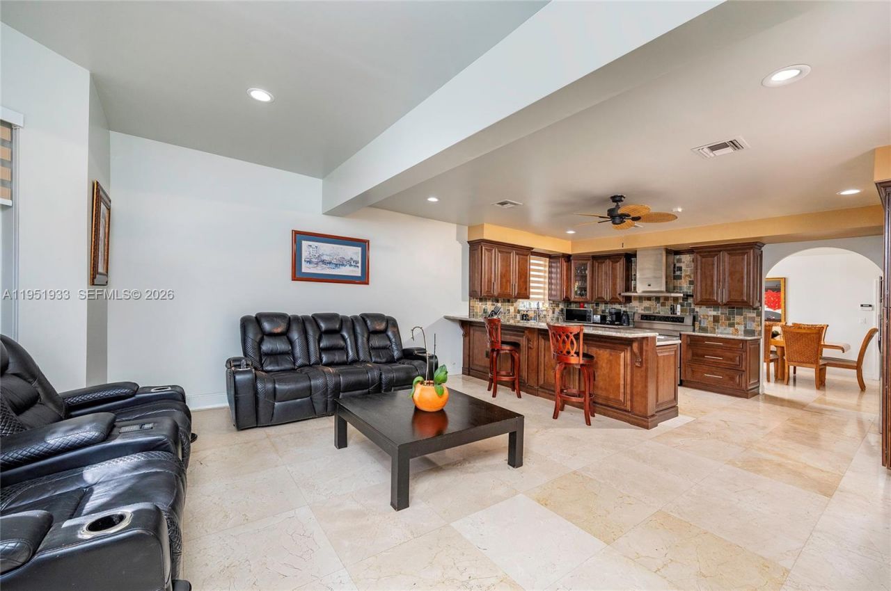 19520 SW 206th St, Miami, FL 33187 Photo