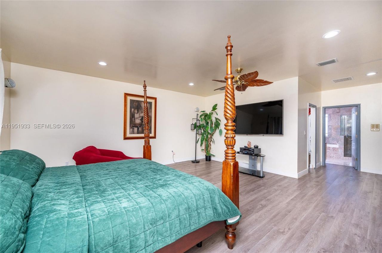 19520 SW 206th St, Miami, FL 33187 Photo