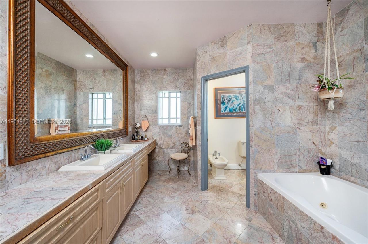 19520 SW 206th St, Miami, FL 33187 Photo