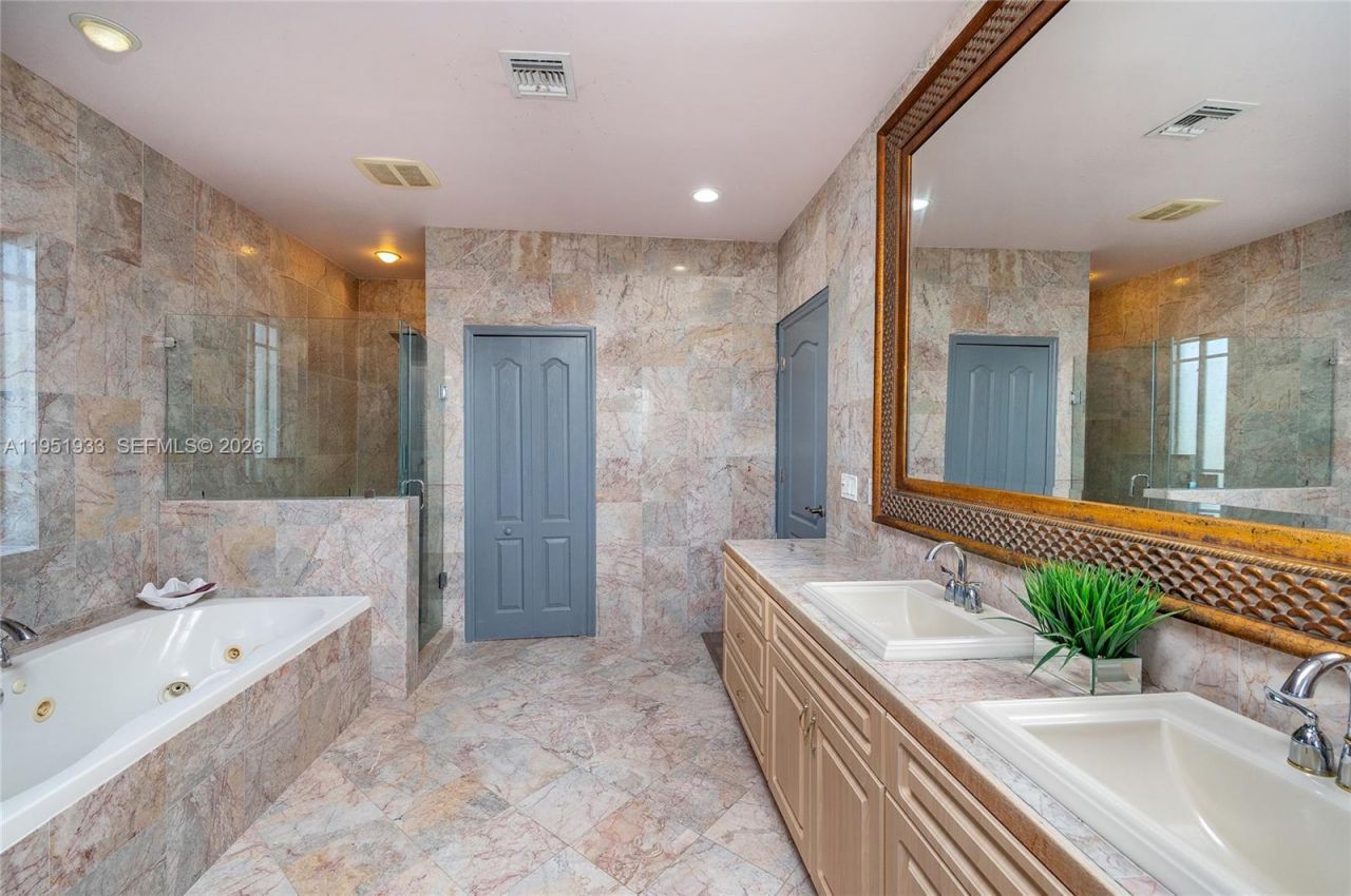 19520 SW 206th St, Miami, FL 33187 Photo