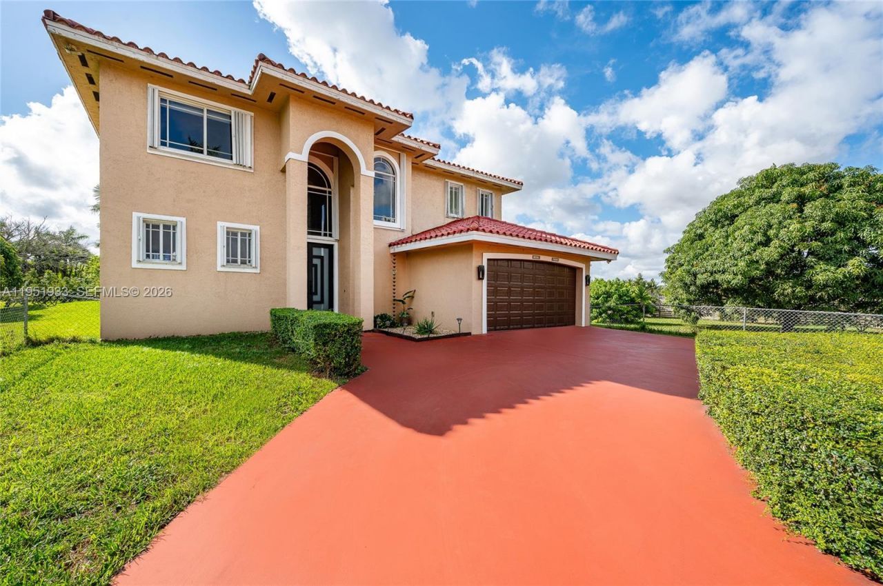 19520 SW 206th St, Miami, FL 33187 Photo