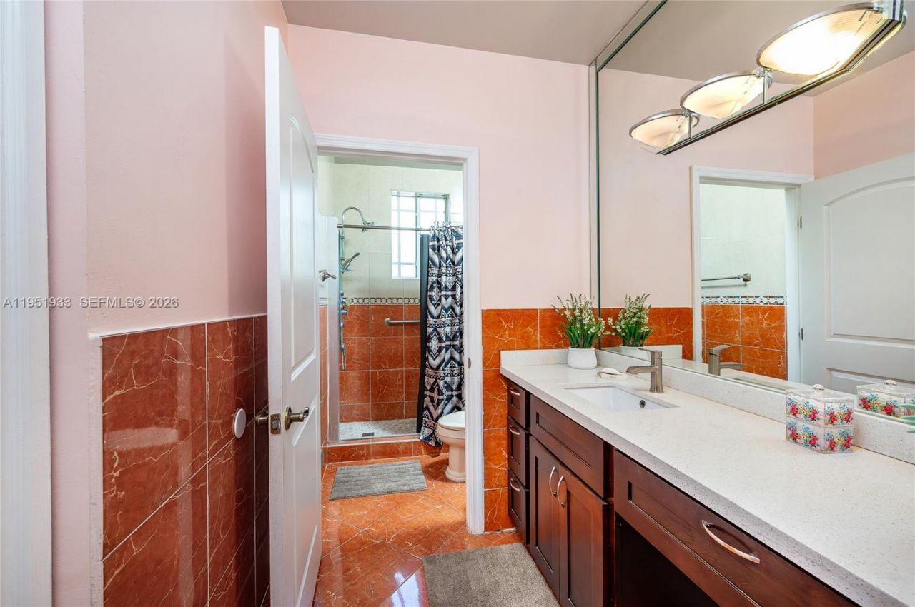 19520 SW 206th St, Miami, FL 33187 Photo