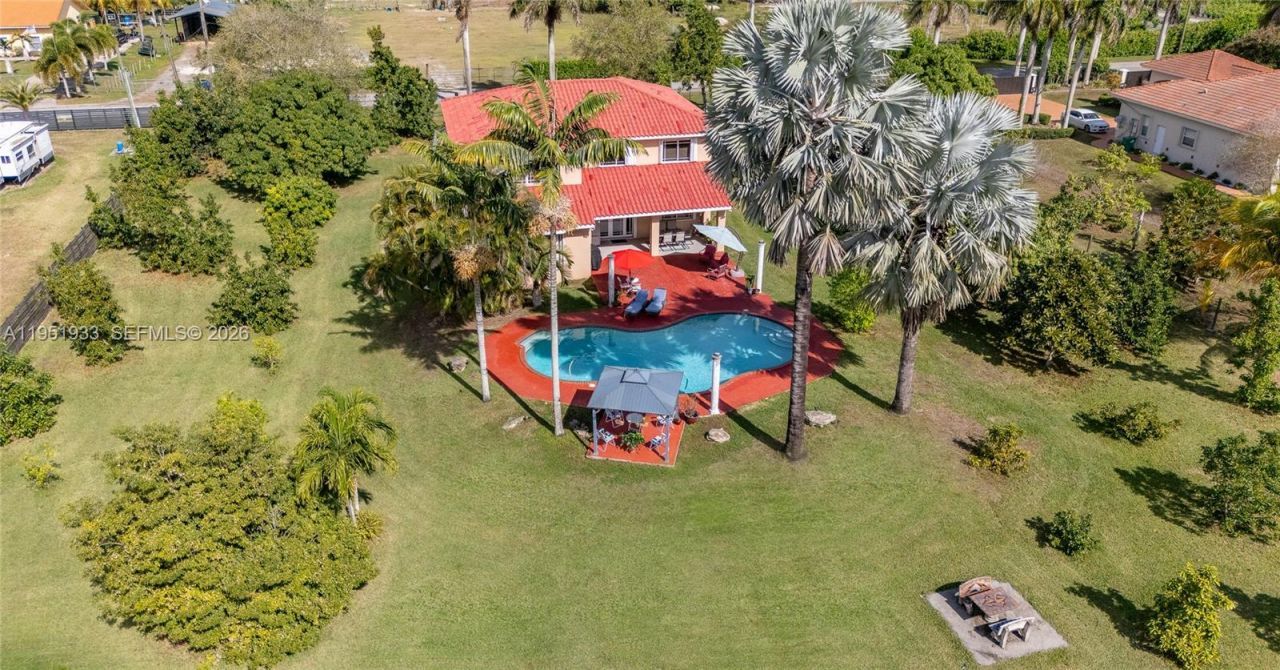 19520 SW 206th St, Miami, FL 33187 Photo