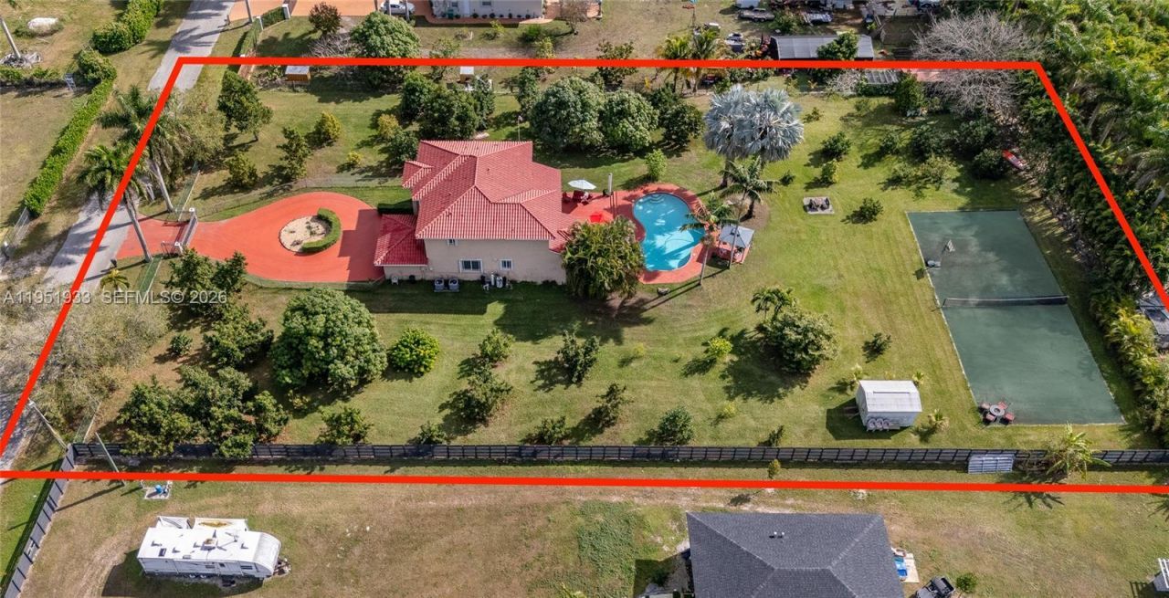 19520 SW 206th St, Miami, FL 33187 Photo