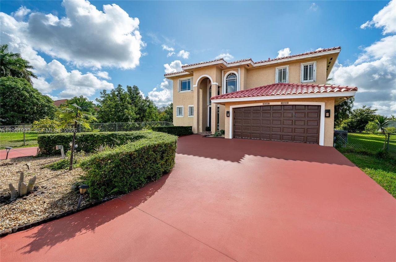 19520 SW 206th St, Miami, FL 33187 Photo