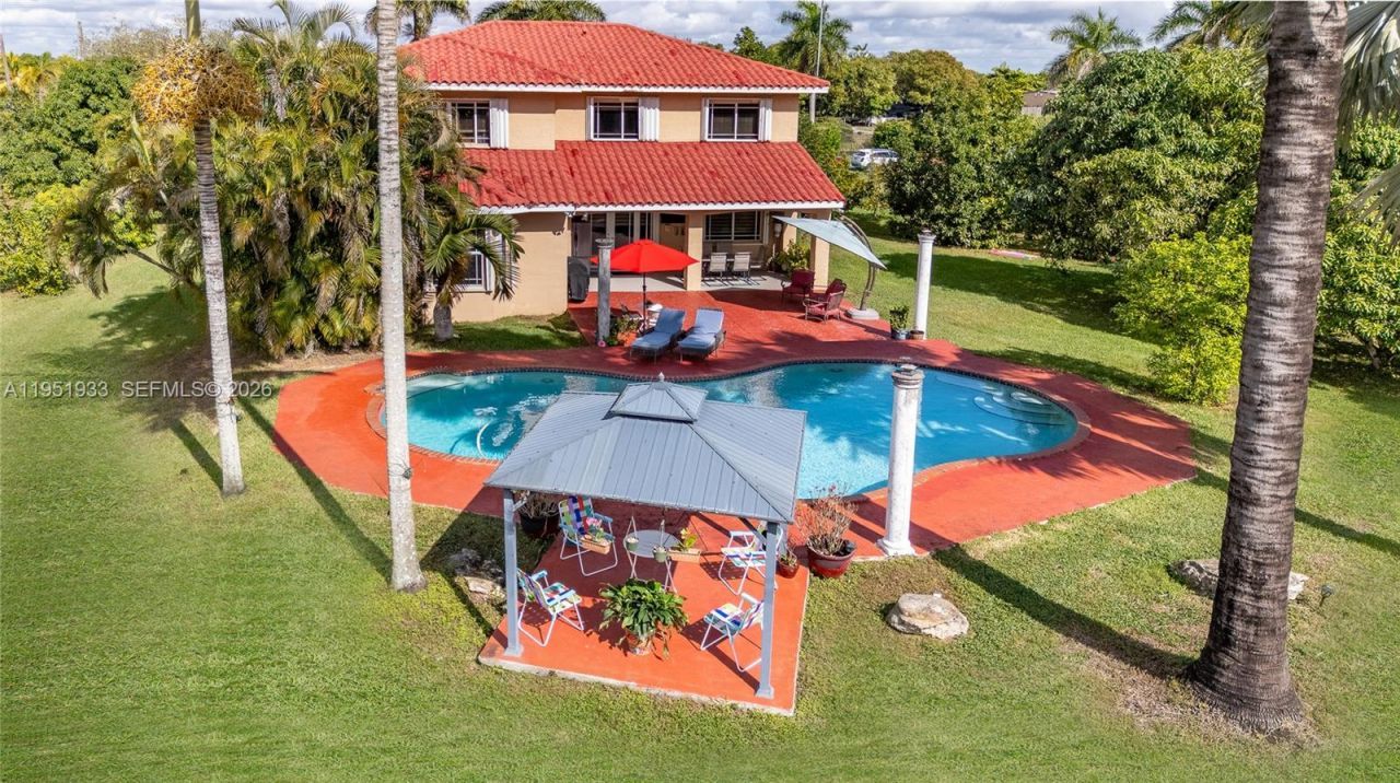 19520 SW 206th St, Miami, FL 33187 Photo