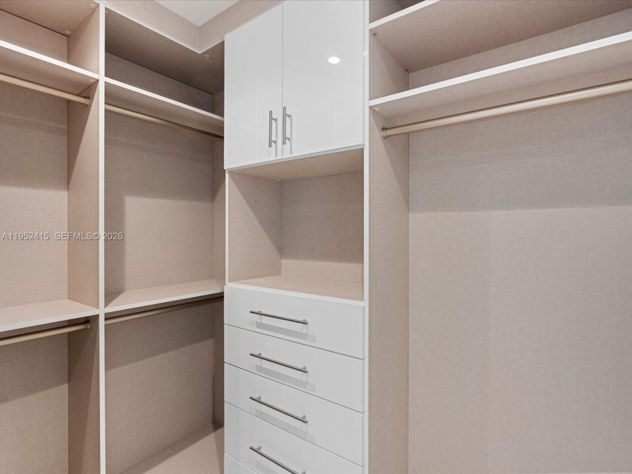 220 SE Mizner Boulevard, Unit 506, Boca Raton, FL 33432 Photo