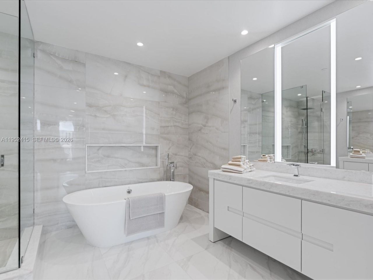 220 SE Mizner Boulevard, Unit 506, Boca Raton, FL 33432 Photo