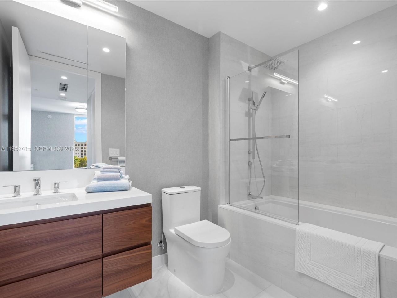 220 SE Mizner Boulevard, Unit 506, Boca Raton, FL 33432 Photo