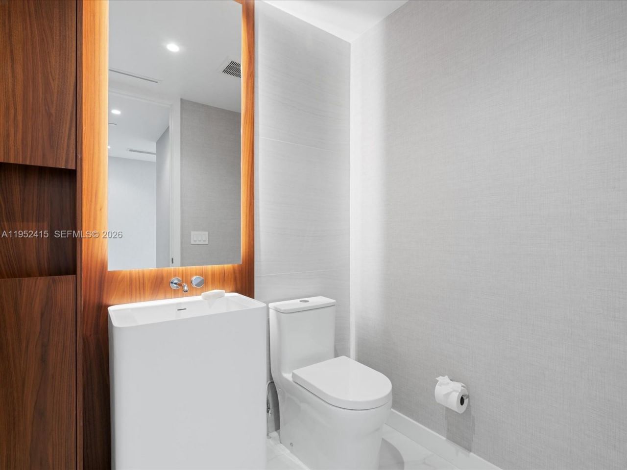 220 SE Mizner Boulevard, Unit 506, Boca Raton, FL 33432 Photo