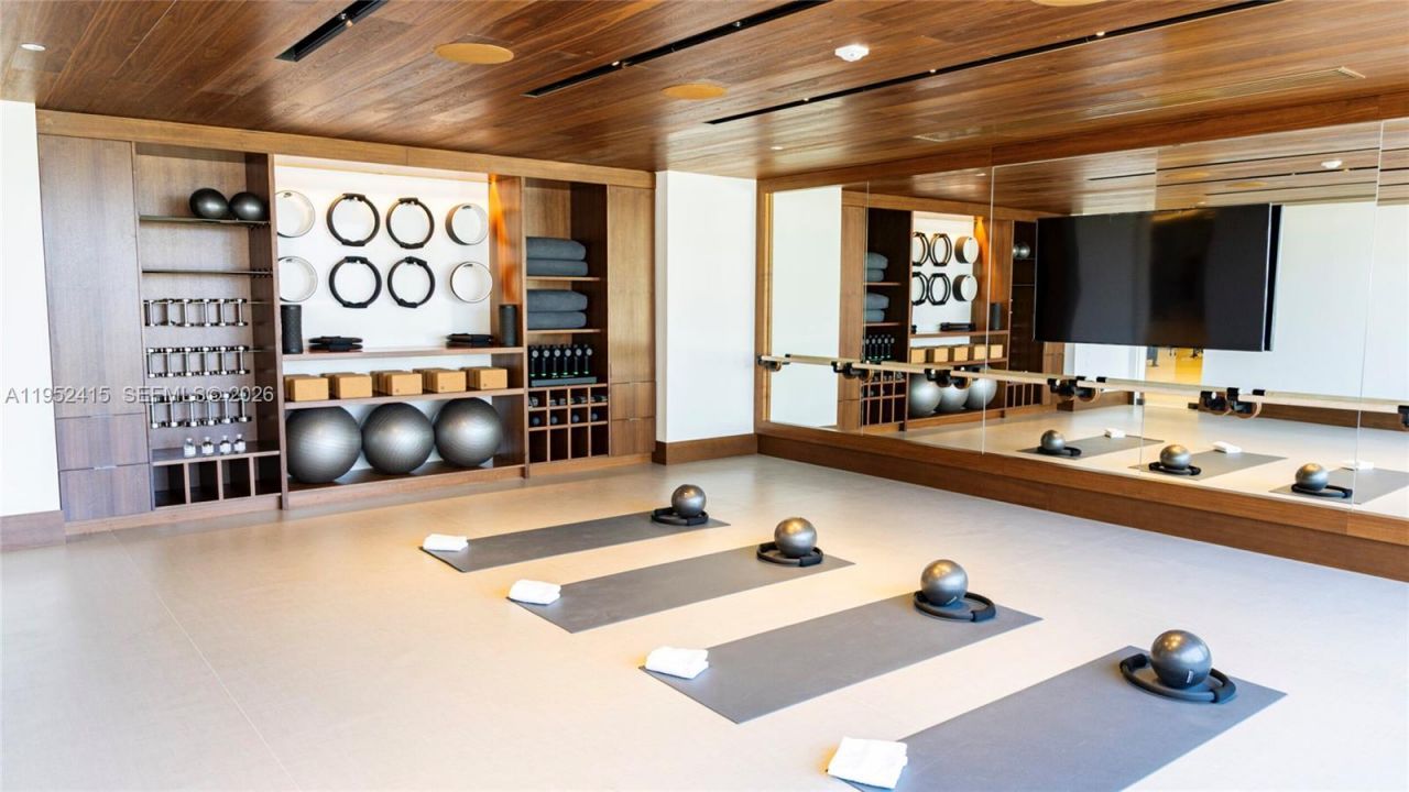 220 SE Mizner Boulevard, Unit 506, Boca Raton, FL 33432 Photo