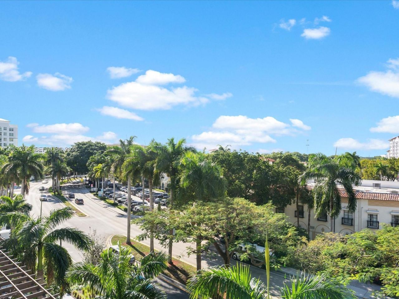 220 SE Mizner Boulevard, Unit 506, Boca Raton, FL 33432 Photo