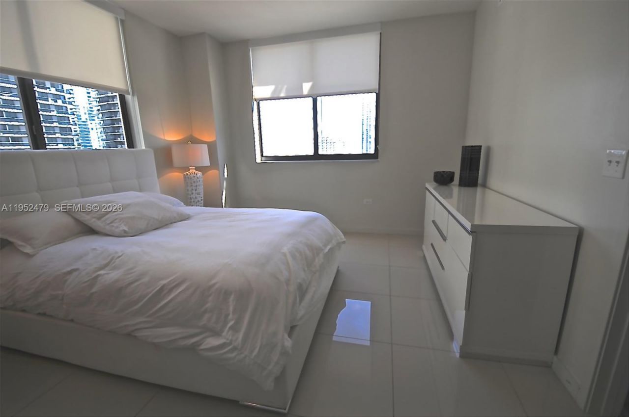 999 SW 1st Ave, Unit 2802, Miami, FL 33130 Photo