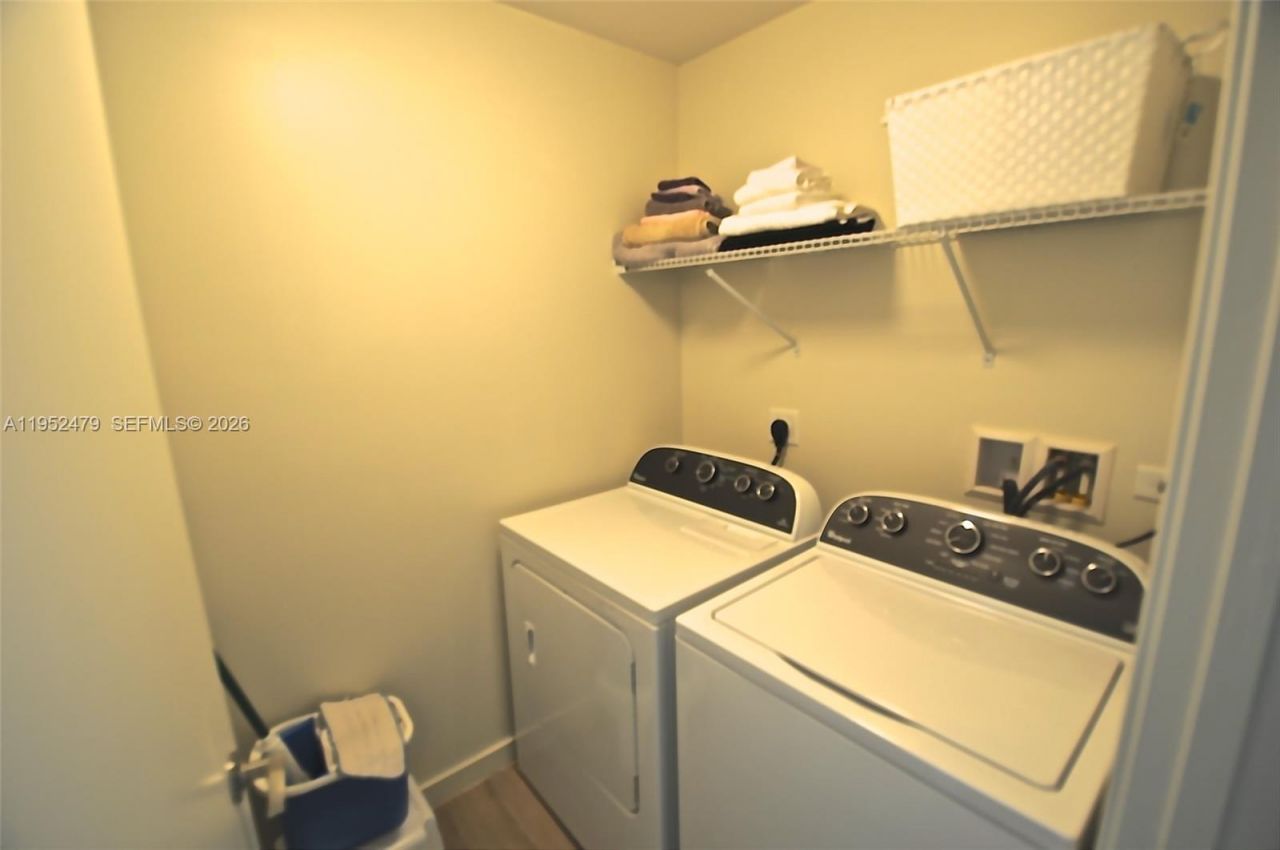 999 SW 1st Ave, Unit 2802, Miami, FL 33130 Photo