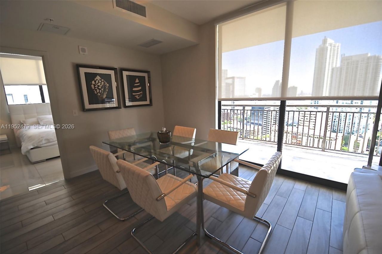 999 SW 1st Ave, Unit 2802, Miami, FL 33130 Photo