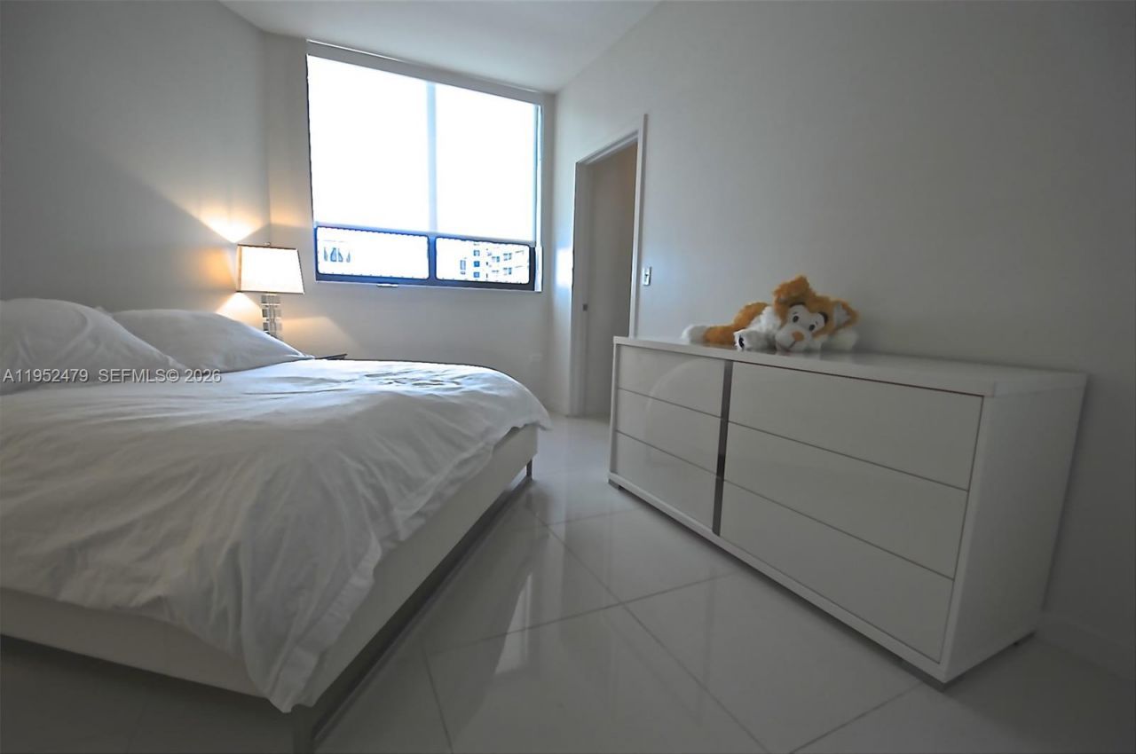 999 SW 1st Ave, Unit 2802, Miami, FL 33130 Photo