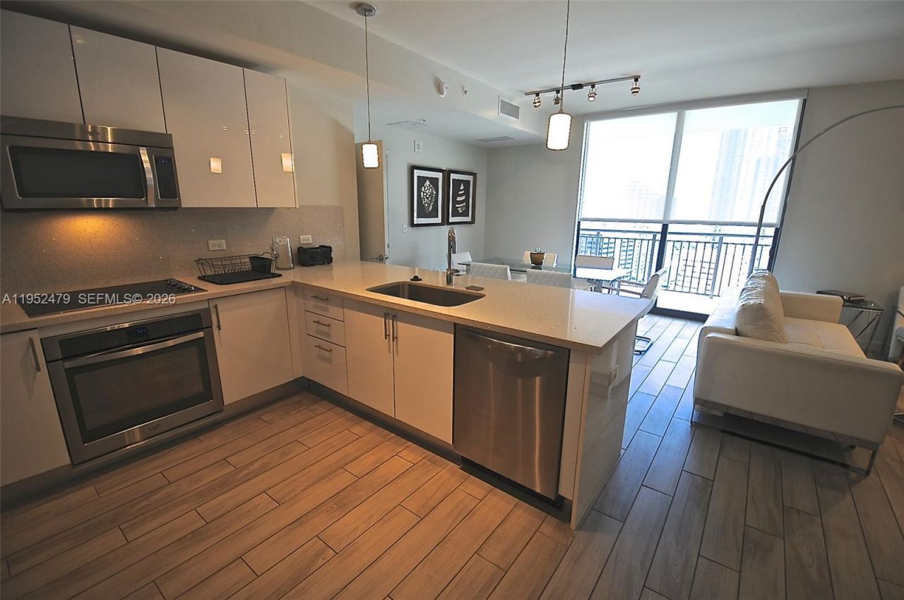 999 SW 1st Ave, Unit 2802, Miami, FL 33130 Photo