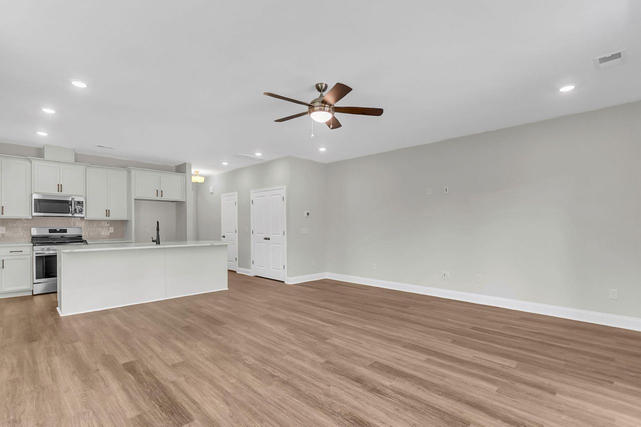 725 Alma Square Drive Photo 6