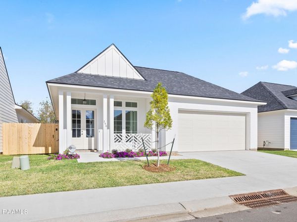 240 Jagged Grove Lane , Youngsville, LA 70592