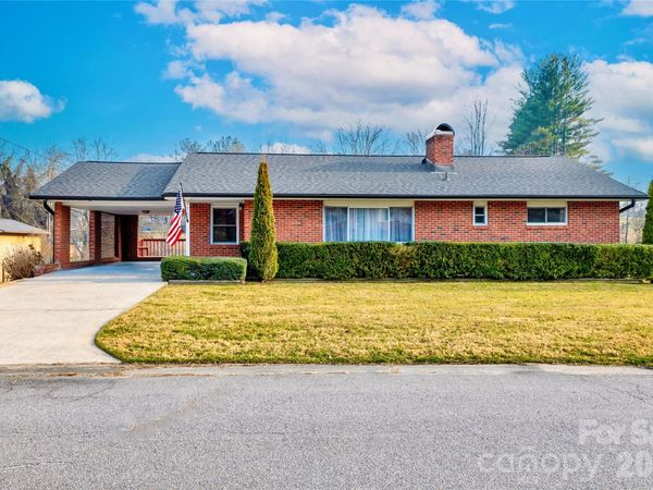 112 Allison Road, Brevard, NC 28712