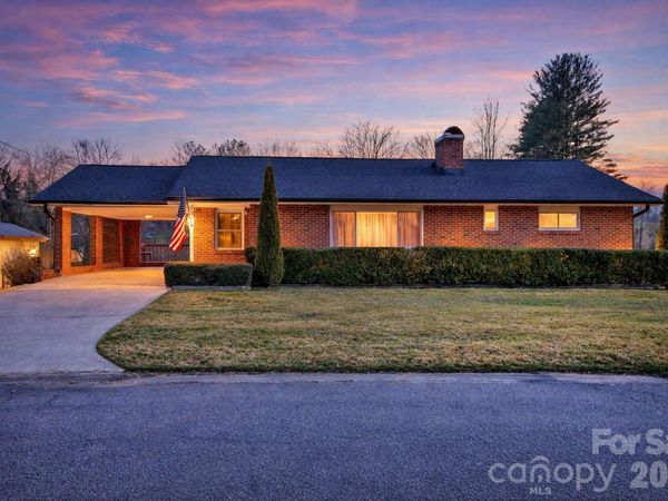 112 Allison Road, Brevard, NC 28712