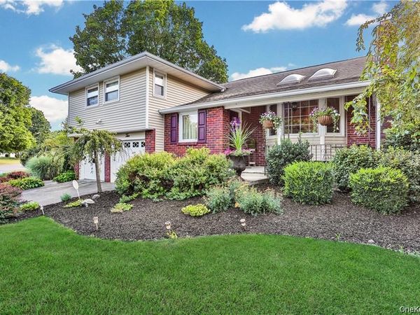 2 Split Tree Drive, New Windsor, NY 12553